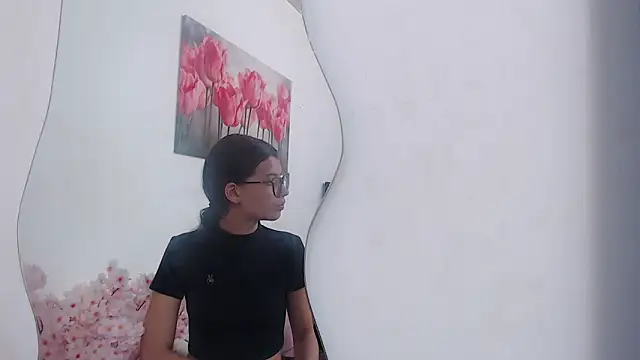 pinky f00x online show from March 24, 2026, 7:08 pm