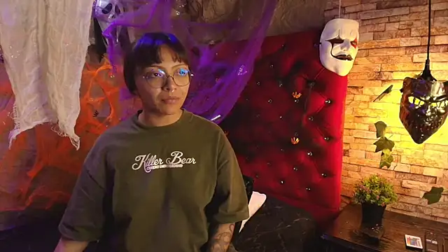 Victoria Thompson1 online show from October 30, 2025, 8:42 pm