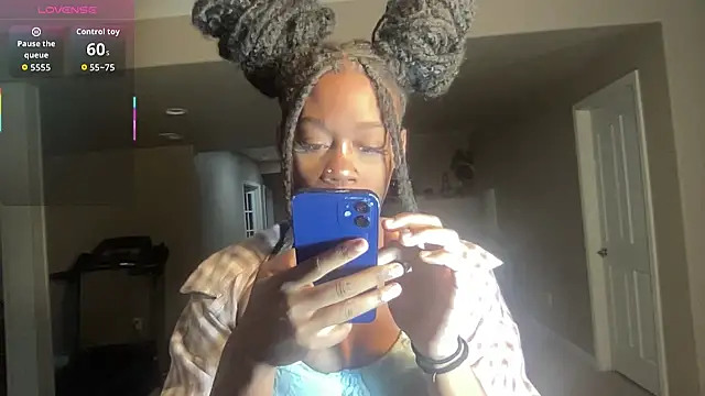 maskedgirl5005 online show from September 17, 2025, 6:09 pm