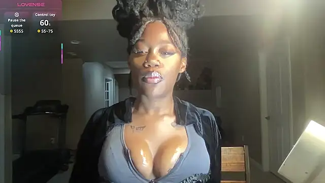 maskedgirl5005 online show from October 2, 2025, 6:15 pm