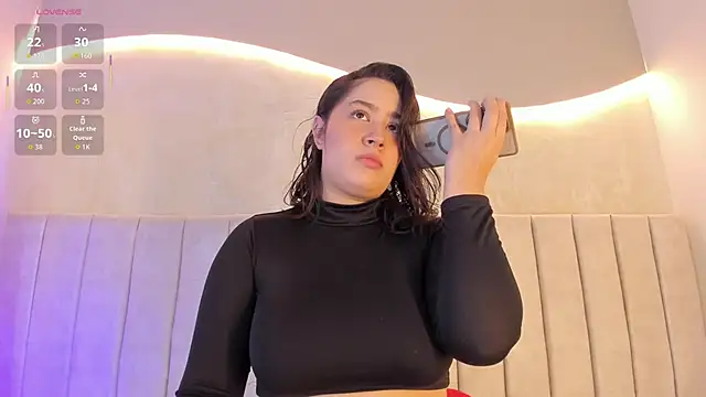 aisha duque online show from June 3, 2026, 7:41 pm