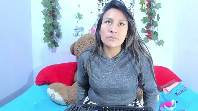 NataliaAndJulliam online show from December 23, 2025, 4:54 am