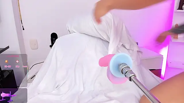 arynaughty20 online show from January 10, 2026, 5:09 am