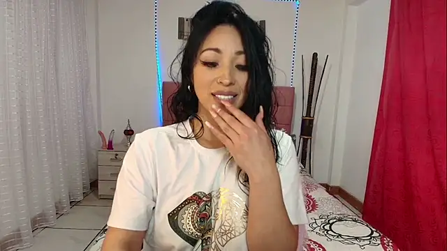 hannagomez 24 online show from September 13, 2025, 1:05 am