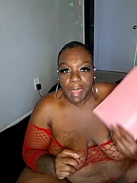 Snapshot of Thickkemzz41 chatting on October 13, 2025, 11:27 pm Thickkemzz41 online show from October 13, 2025, 11:27 pm