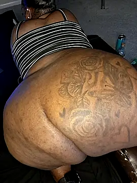 Snapshot of Thickkemzz41 chatting on October 14, 2025, 11:38 pm Thickkemzz41 online show from October 14, 2025, 11:38 pm