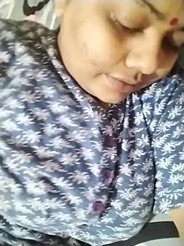 Snapshot of Cute_Amiya chatting on November 6, 2025, 8:15 am Cute Amiya online show from November 6, 2025, 8:15 am