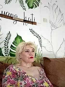 Snapshot of Catty_Lady chatting on June 17, 2026, 6:31 pm Catty Lady online show from June 17, 2026, 6:31 pm