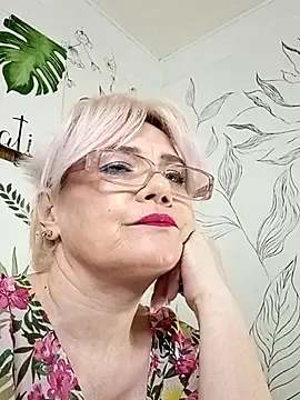 Snapshot of Catty_Lady chatting on July 11, 2026, 7:16 pm Catty Lady online show from July 11, 2026, 7:16 pm