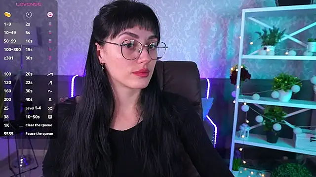 Snapshot of EviLune chatting on October 23, 2025, 6:02 am EviLune online show from October 23, 2025, 6:02 am