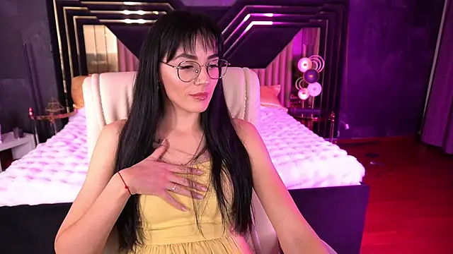 Snapshot of EviLune chatting on November 14, 2025, 9:13 pm EviLune online show from November 14, 2025, 9:13 pm