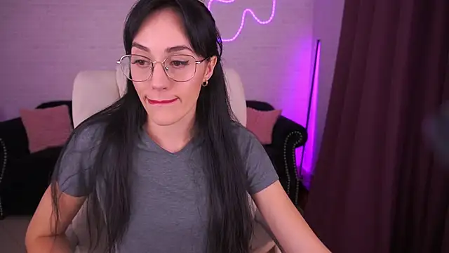 Snapshot of EviLune chatting on November 29, 2025, 9:07 pm EviLune online show from November 29, 2025, 9:07 pm