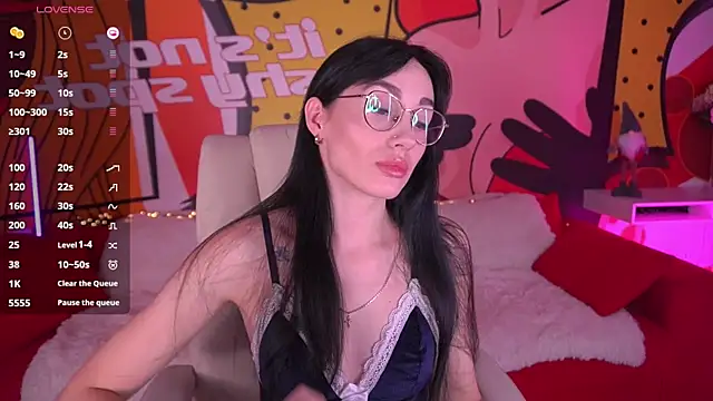 Snapshot of EviLune chatting on December 18, 2025, 7:36 am EviLune online show from December 18, 2025, 7:36 am