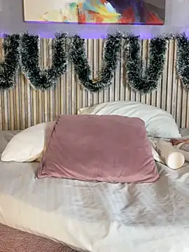 Saracooper   online show from November 21, 2025, 3:38 am