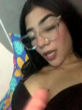 ElaRose 12 online show from November 5, 2025, 7:03 pm