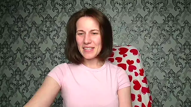 Snapshot of Kelly_Kisss chatting on April 16, 2026, 9:39 pm Kelly Kisss online show from April 16, 2026, 9:39 pm