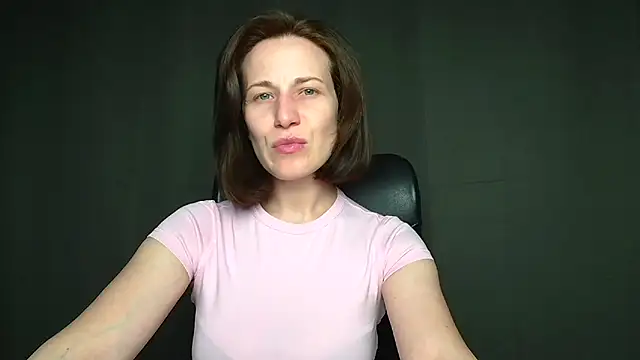 Snapshot of Kelly_Kisss chatting on April 26, 2026, 11:19 am Kelly Kisss online show from April 26, 2026, 11:19 am
