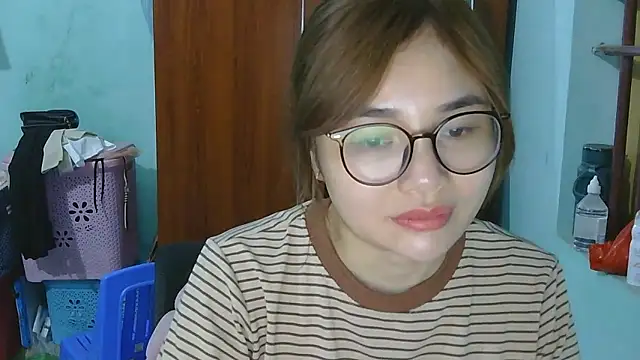 Uhem112 online show from October 18, 2025, 2:18 pm