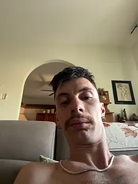 Lucamilano1991 online show from April 18, 2026, 4:33 pm