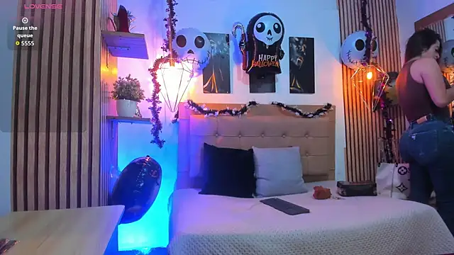  samanthaa foxx online show from October 21, 2025, 10:05 am