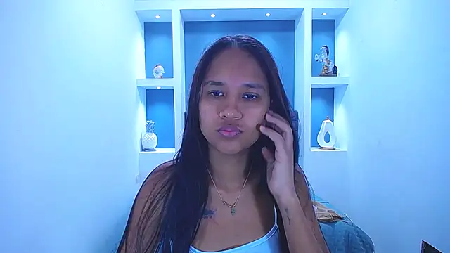 LauraMossart online show from December 2, 2025, 4:18 am