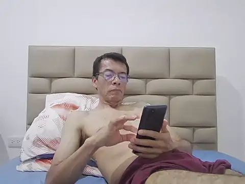 skinnylatino51 online show from December 20, 2025, 12:29 am