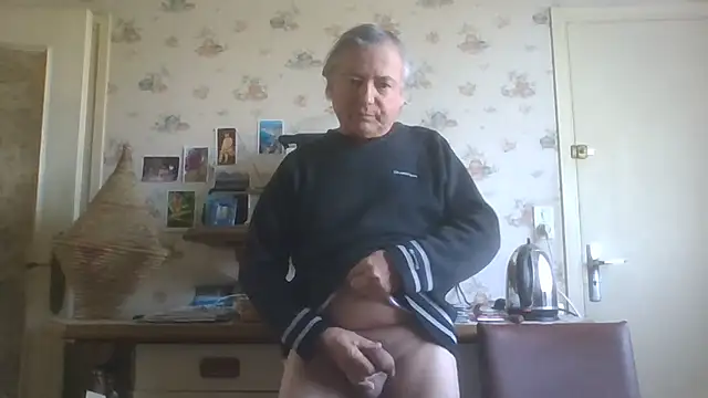 Snapshot of gegevincent chatting on April 8, 2026, 11:10 am gegevincent online show from April 8, 2026, 11:10 am