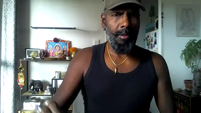 frenchblackc31 online show from October 25, 2025, 9:39 am