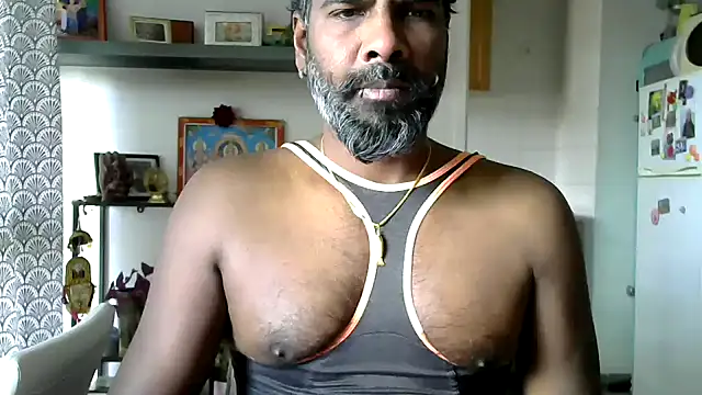 frenchblackc31 online show from April 3, 2026, 11:52 am