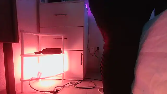 SatiroyNinfa online show from March 25, 2026, 9:43 pm