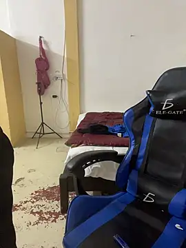 siilvestremx online show from November 14, 2025, 1:15 am