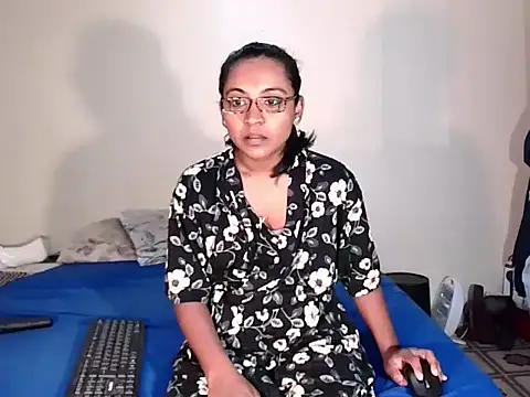 Snapshot of indiansweetflava chatting on October 10, 2025, 4:22 am indiansweetflava online show from October 10, 2025, 4:22 am