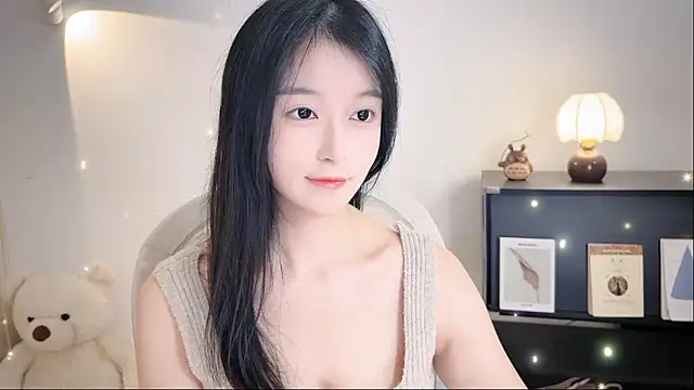 Onechestnut online show from November 8, 2025, 1:44 pm