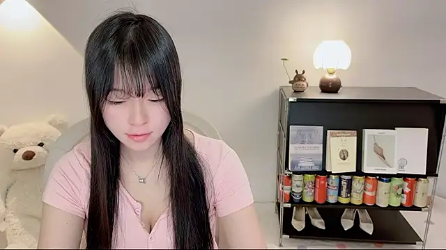 Onechestnut online show from June 26, 2026, 4:06 am
