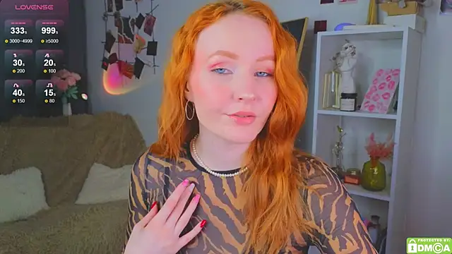 JoyceJones online show from October 18, 2025, 7:14 pm