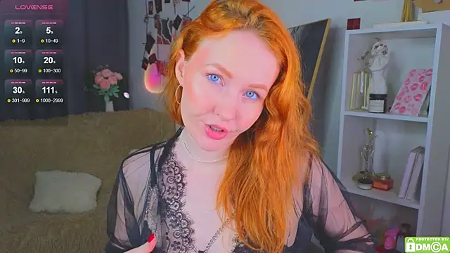 JoyceJones online show from October 19, 2025, 7:58 pm