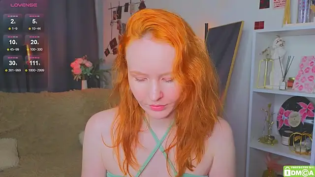 JoyceJones online show from November 27, 2025, 9:28 pm