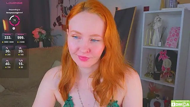 JoyceJones online show from November 30, 2025, 8:13 pm