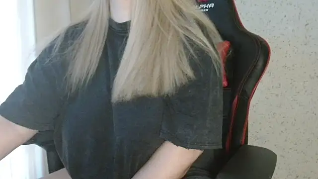 Snapshot of Miaxfox chatting on February 17, 2026, 4:09 am Miaxfox online show from February 17, 2026, 4:09 am