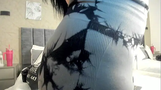 Lunaa bellaa online show from November 24, 2025, 7:35 pm