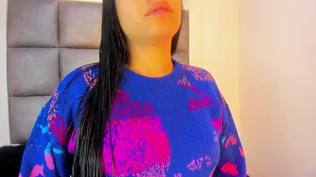 Mia lopez   online show from September 22, 2025, 1:24 pm