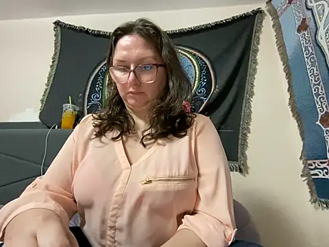 GirlSquirt online show from April 5, 2026, 4:04 pm