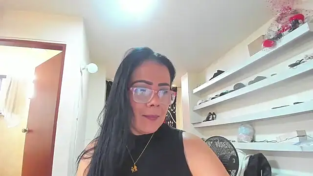 Snapshot of AlicePipper chatting on June 30, 2026, 8:32 pm AlicePipper online show from June 30, 2026, 8:32 pm