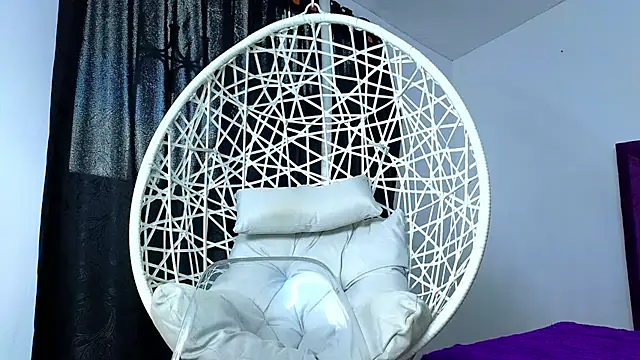 cuteeimy online show from November 14, 2025, 7:01 pm