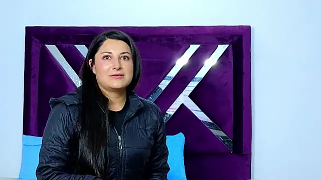 cuteeimy online show from November 26, 2025, 6:31 pm