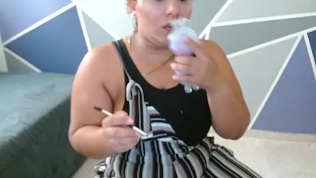 Yera carey online show from November 23, 2025, 12:05 pm