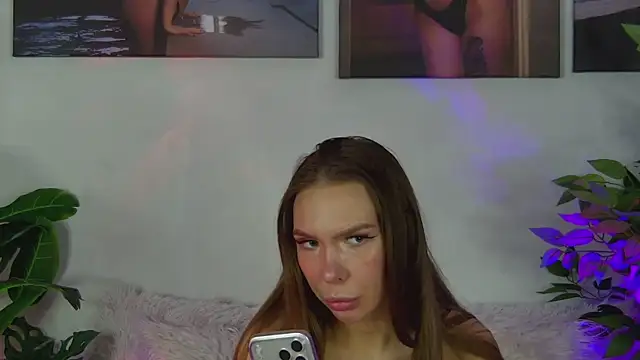 AlysonHuxley  online show from March 6, 2026, 6:26 pm