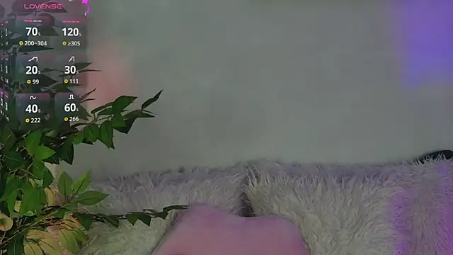 AlysonHuxley  online show from April 16, 2026, 6:30 pm