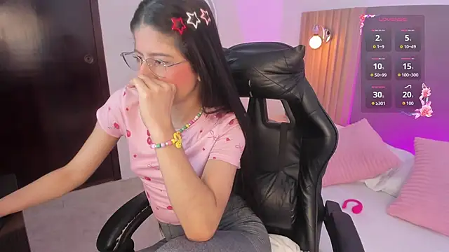 Snapshot of carlina_15 chatting on July 10, 2026, 12:30 pm carlina 15 online show from July 10, 2026, 12:30 pm