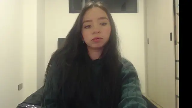 meretriz24 online show from October 17, 2025, 12:01 am